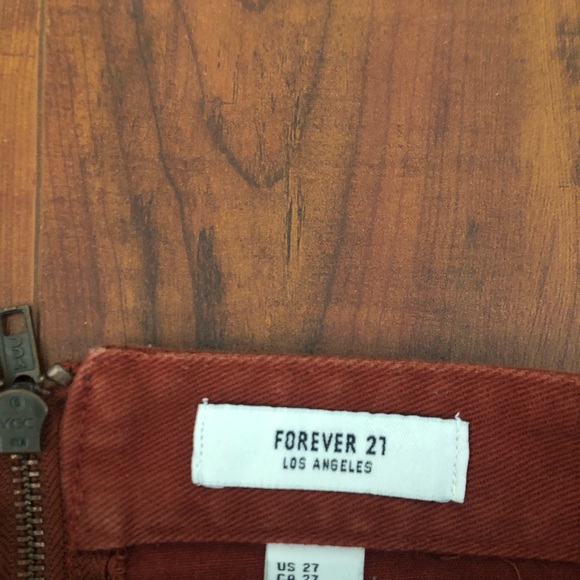 Brown laced skirt - Picture 2 of 2